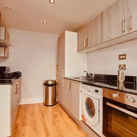 Apartment Modern Deluxe City Centre Apt & Free Secure Parking! *